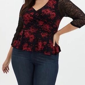 Torrid Super Soft Knits Red Floral Black Lace top  size 1 (1X)